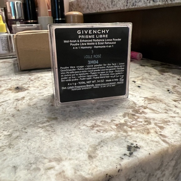 Givenchy Prisme Libre Powder - Shade 3 Voile
Rose 0.14 oz | Discontinued - Picture 3 of 4